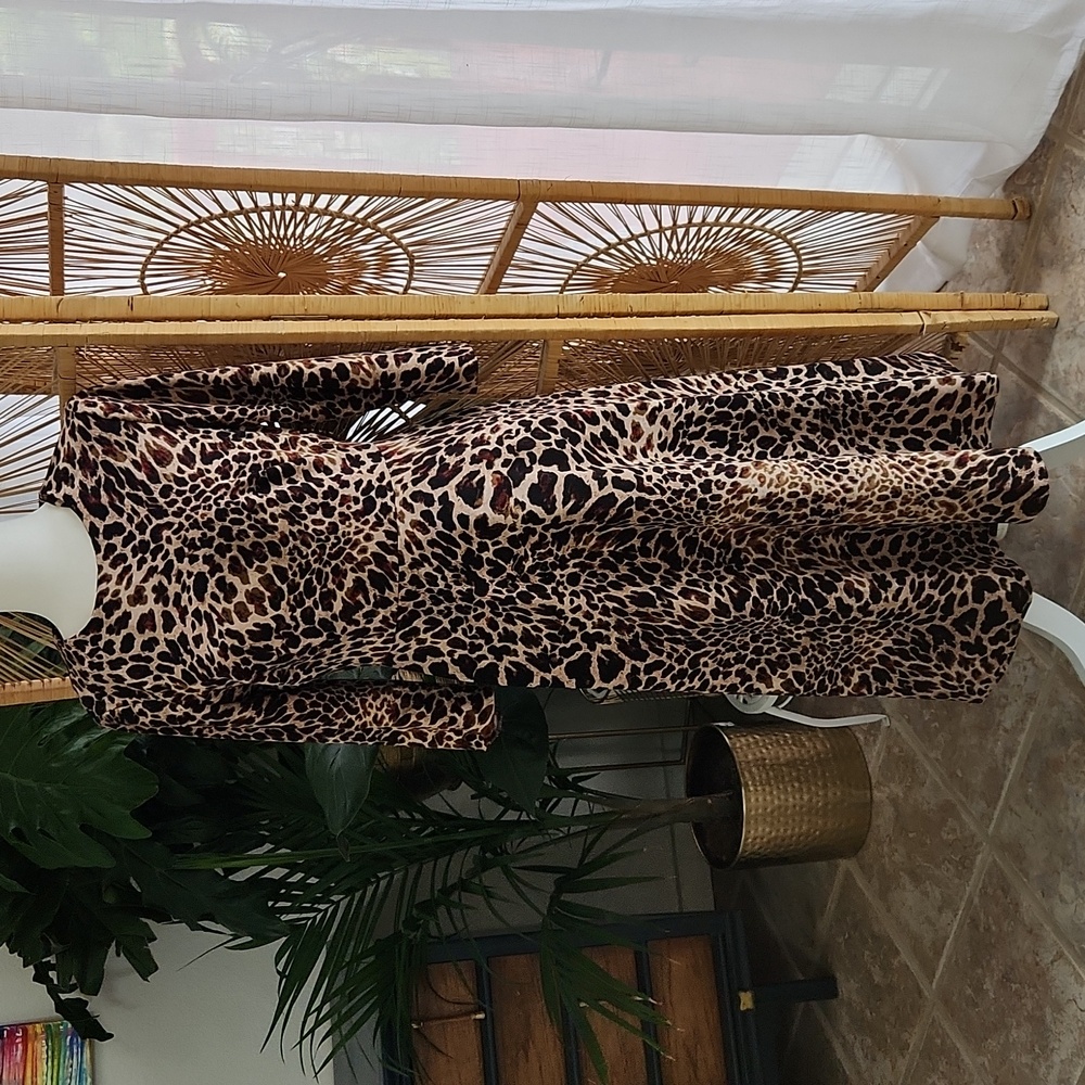 Calvin Klein fit&flare, giraffe print midi dress, size 8.